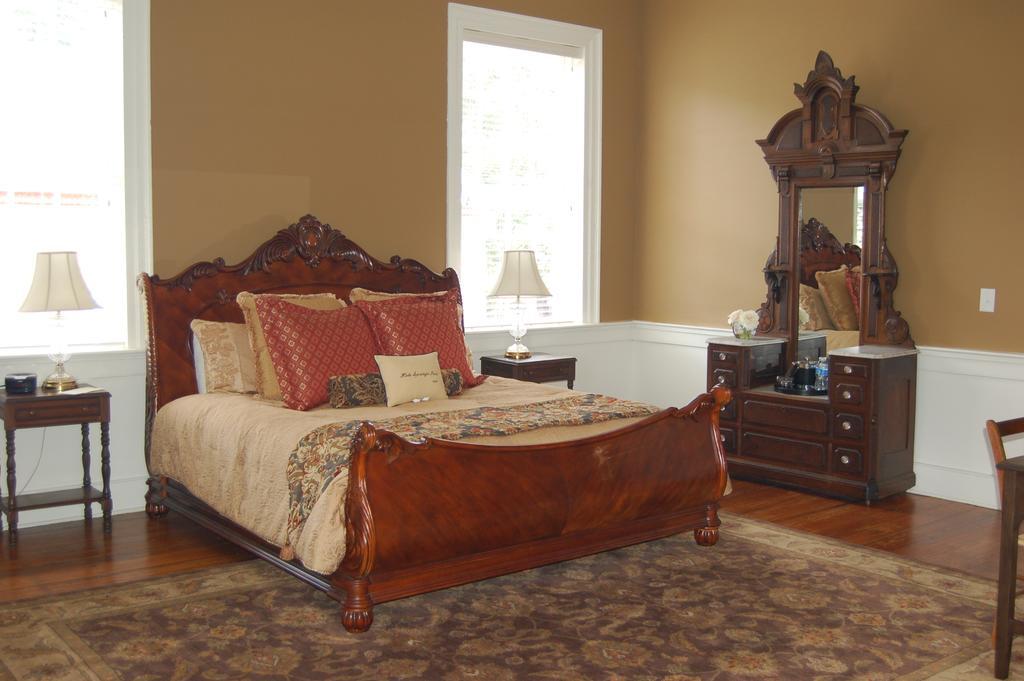 Hale Springs 3*